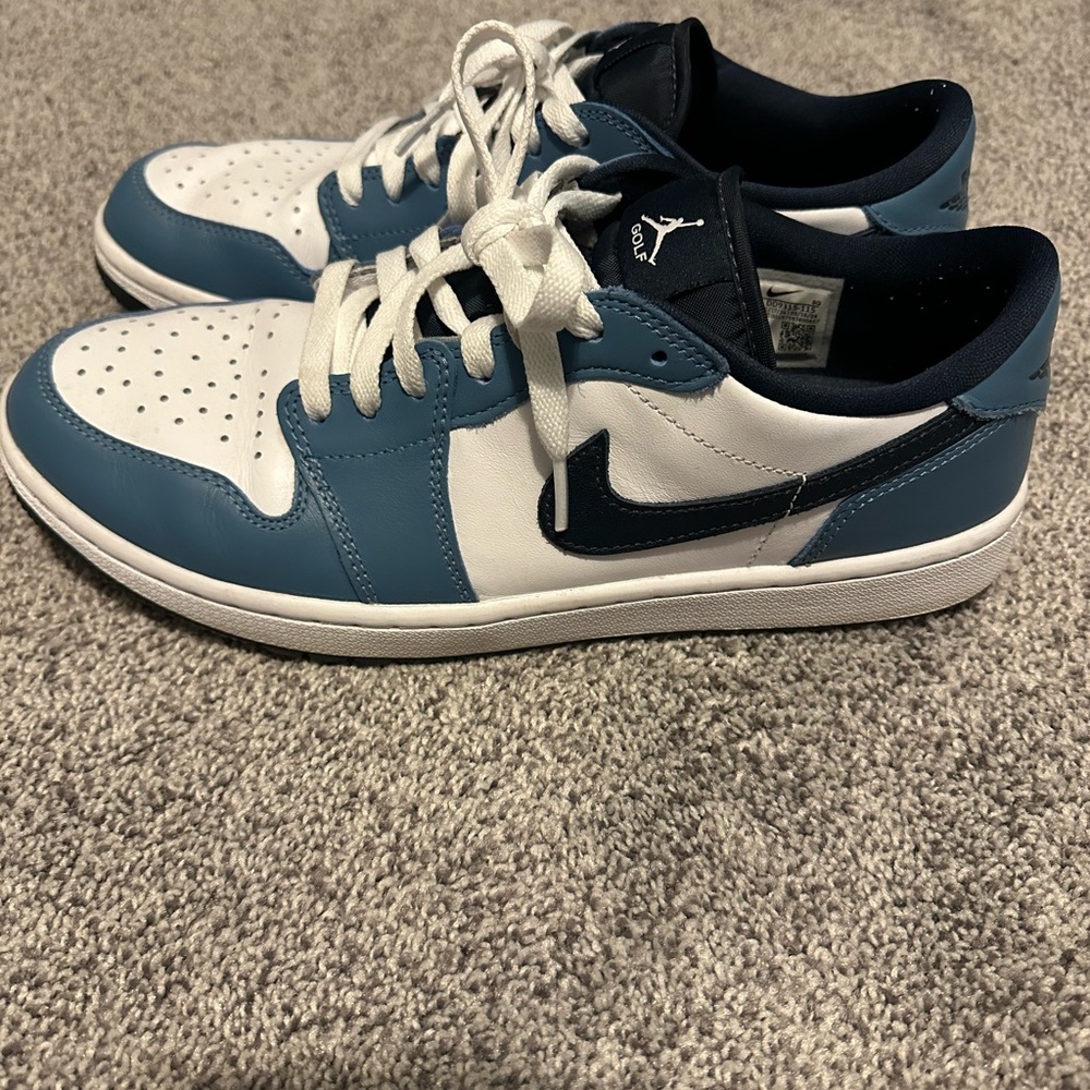 Nike Low-Top Sneakers in White, Teal, and Navy